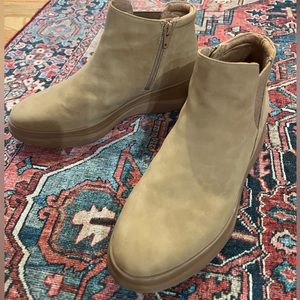 Naturalizer Chelsea boot, size 8.5, new, never worn.